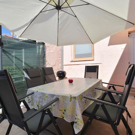 City Centre Apartment With Terrace 2 พูลา ภายนอก รูปภาพ